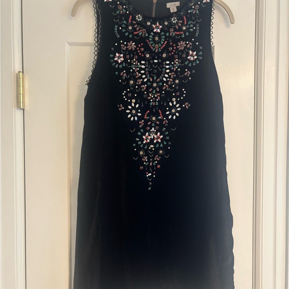 Ecote Dresses & Skirts - Ecote Black Velvet Sleeveless Shift Dress Beaded Embroidered Floral Lined Size S